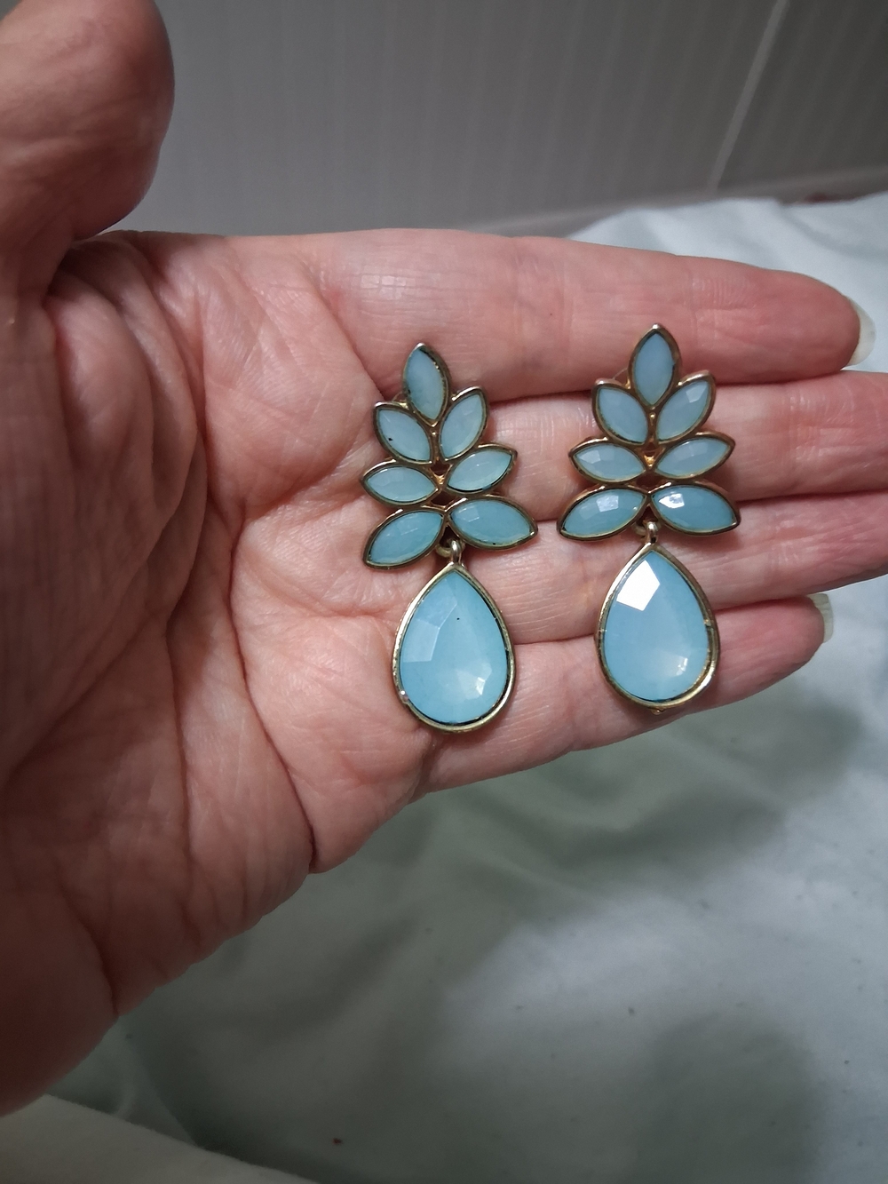 Chic Mint Teardrop Leaf Dangle Earrings - Women Jewelry